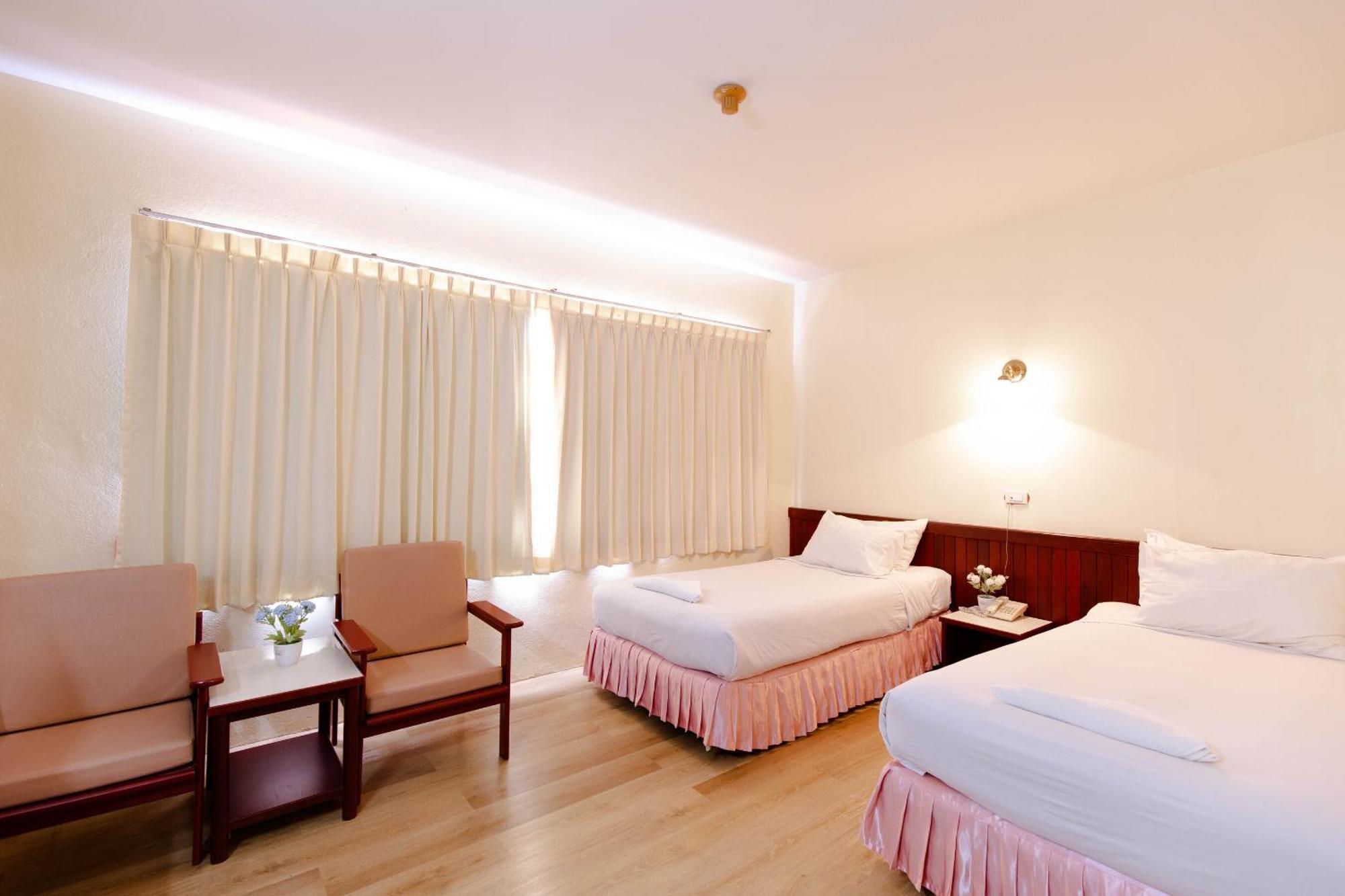 Chumphon Palace Hotel Bagian luar foto