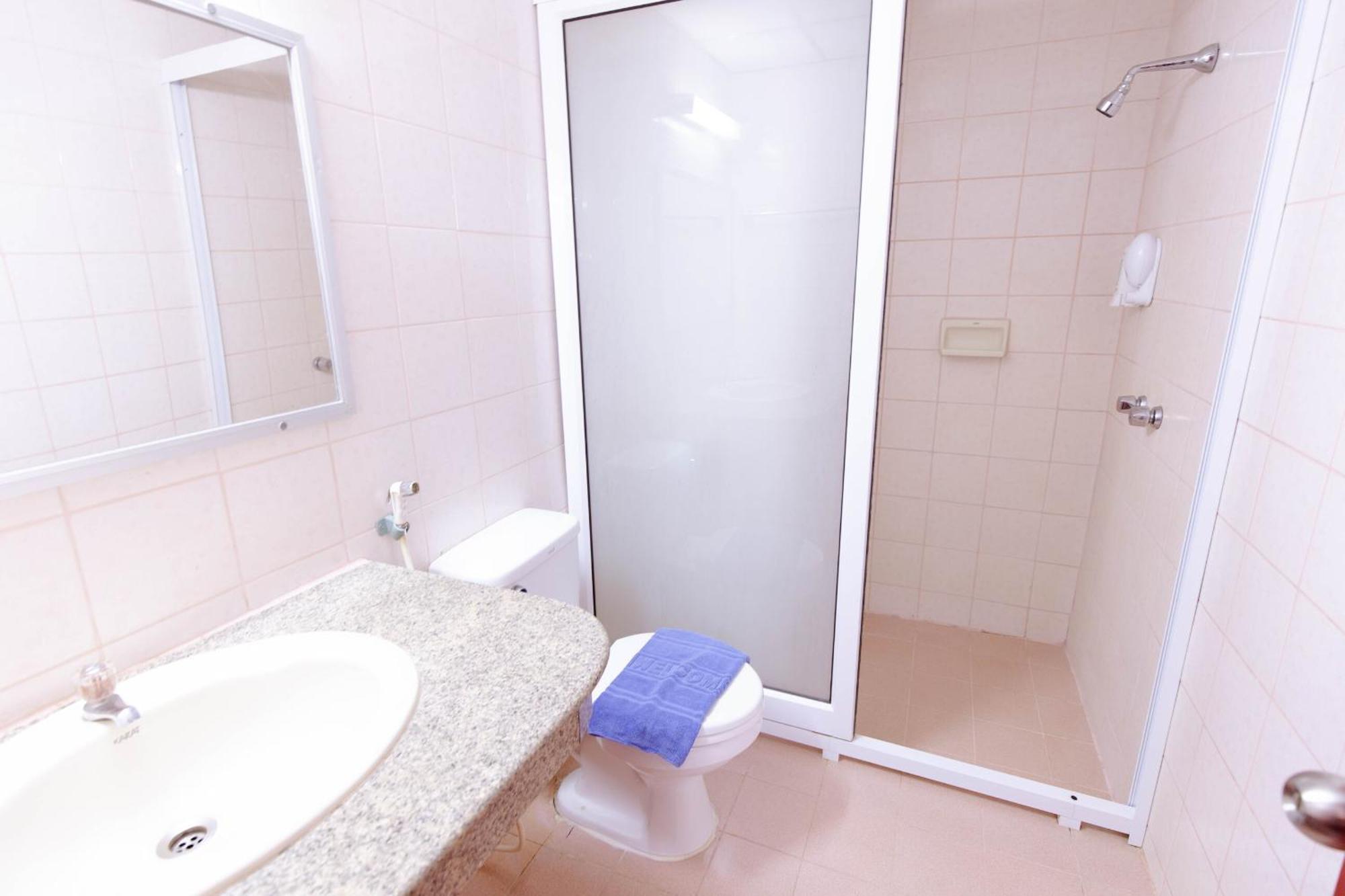 Chumphon Palace Hotel Bagian luar foto