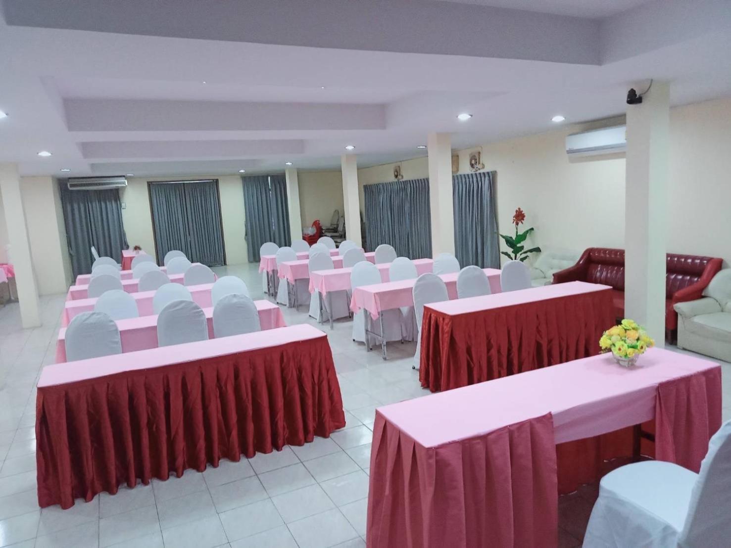 Chumphon Palace Hotel Bagian luar foto