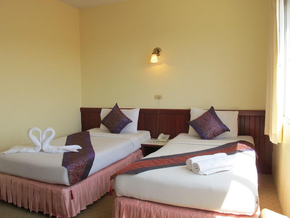 Chumphon Palace Hotel Bagian luar foto