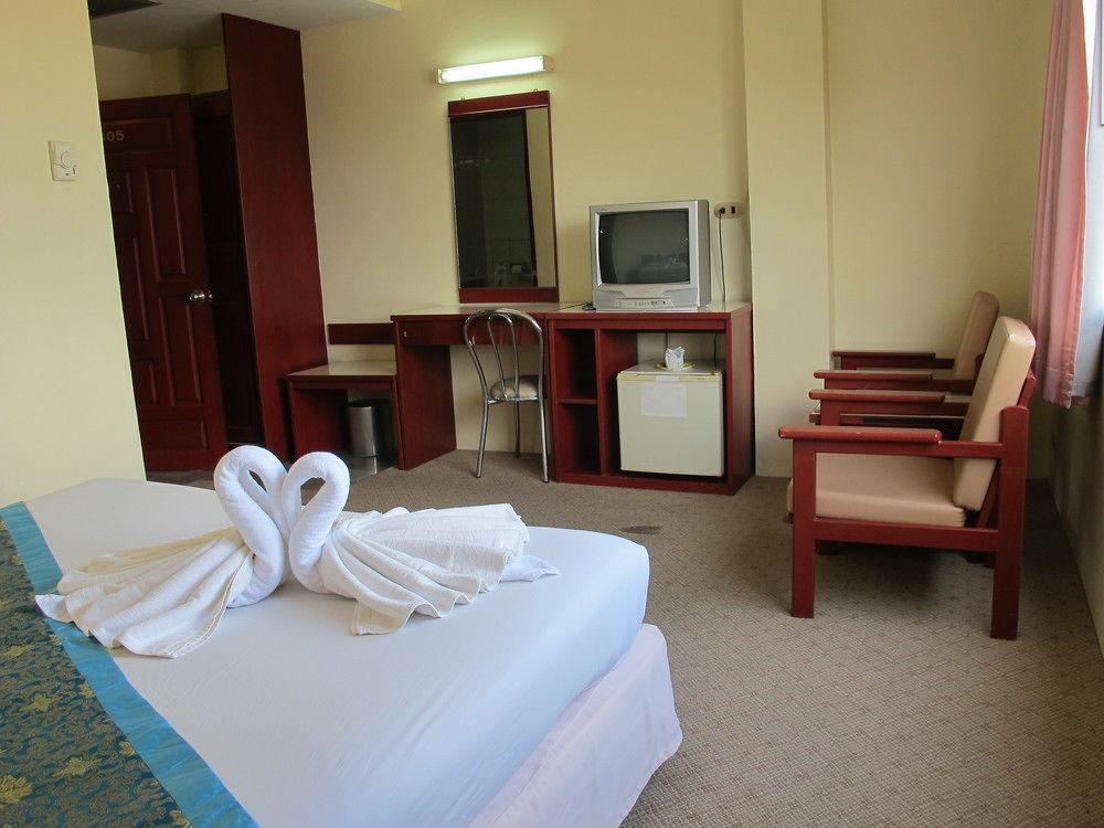 Chumphon Palace Hotel Bagian luar foto