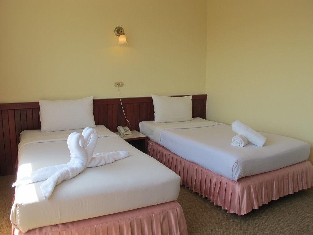 Chumphon Palace Hotel Bagian luar foto