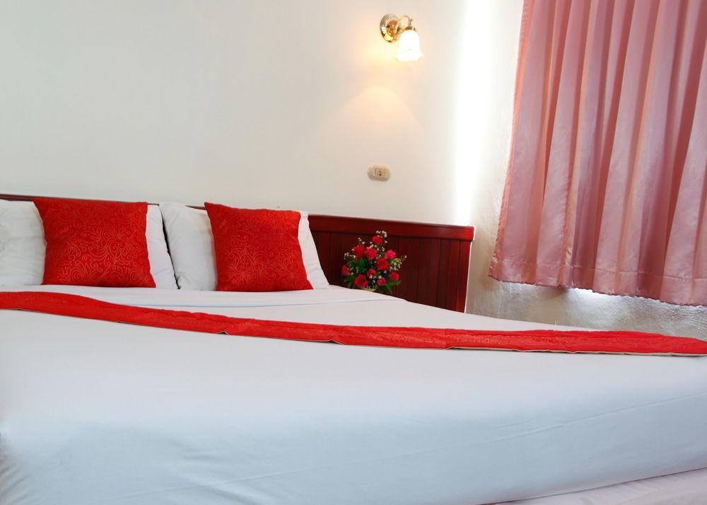 Chumphon Palace Hotel Bagian luar foto