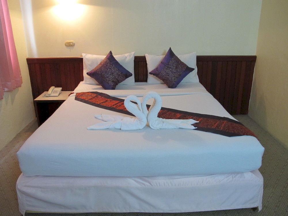 Chumphon Palace Hotel Bagian luar foto